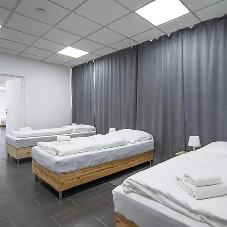 T&k 6 And 10 In For Big Groups 22min To Fair Dus * Neuss