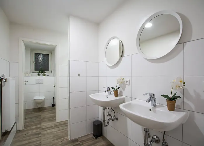 T&k 6 And 10 In For Big Groups 22min To Fair Dus Apartament *