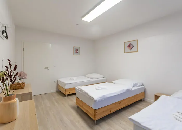 T&k 6 And 10 In For Big Groups 22min To Fair Dus * Neuss