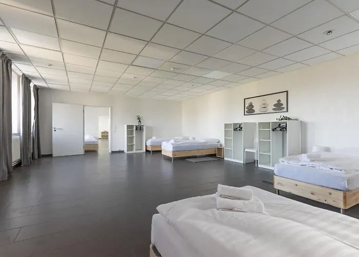 T&k 6 And 10 In For Big Groups 22min To Fair Dus Apartament *