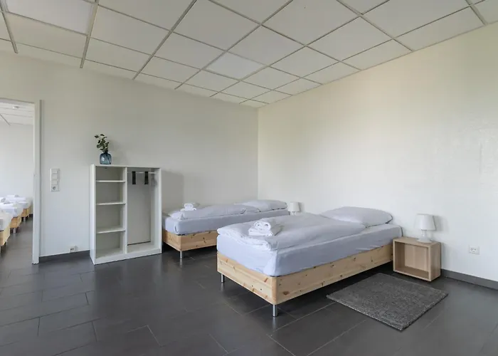 T&k 6 And 10 In For Big Groups 22min To Fair Dus Neuss